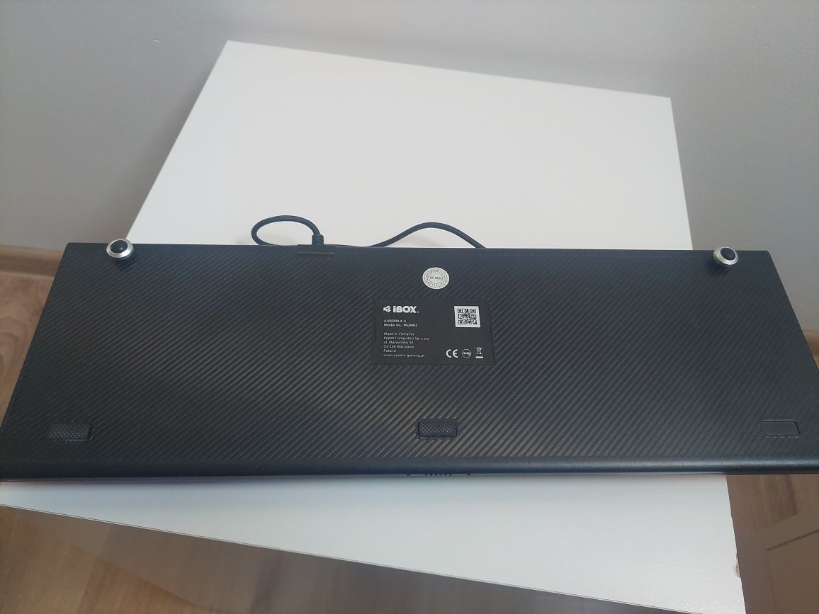Sprzedam klawiaturę iBOX Aurora K-5 RGB (KGRD Red switch)