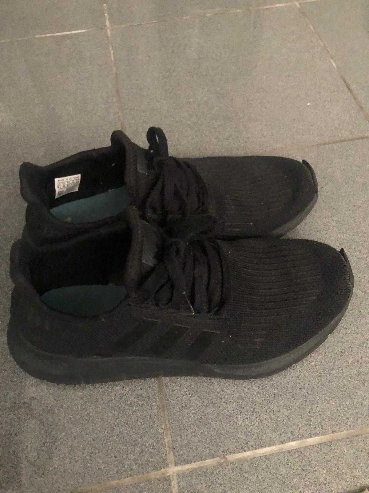 Sapatilha Adidas Swift Run – EUR 43 | Preto
