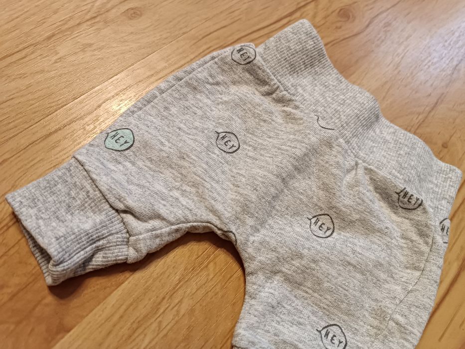Mothercare 50 spodnie dresowe dla wcześniaka Tiny baby unisex