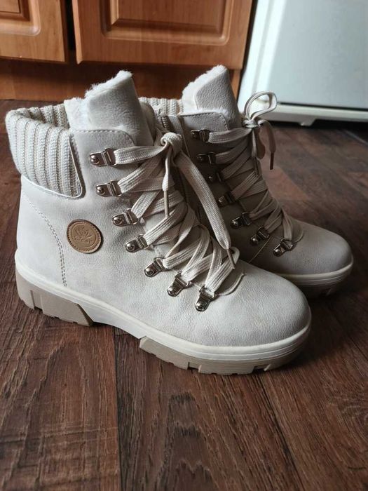 жіночі зимові ботинки 40 р