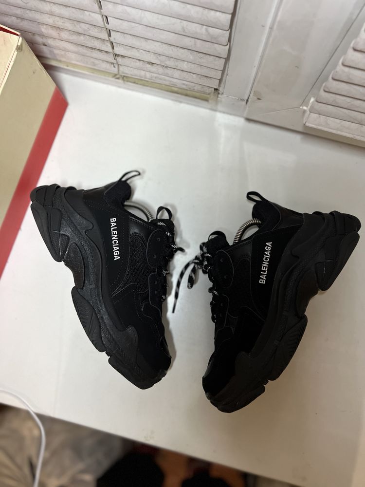 кроссовки сетка кожа натуральная balenciaga triple S оригинал 39