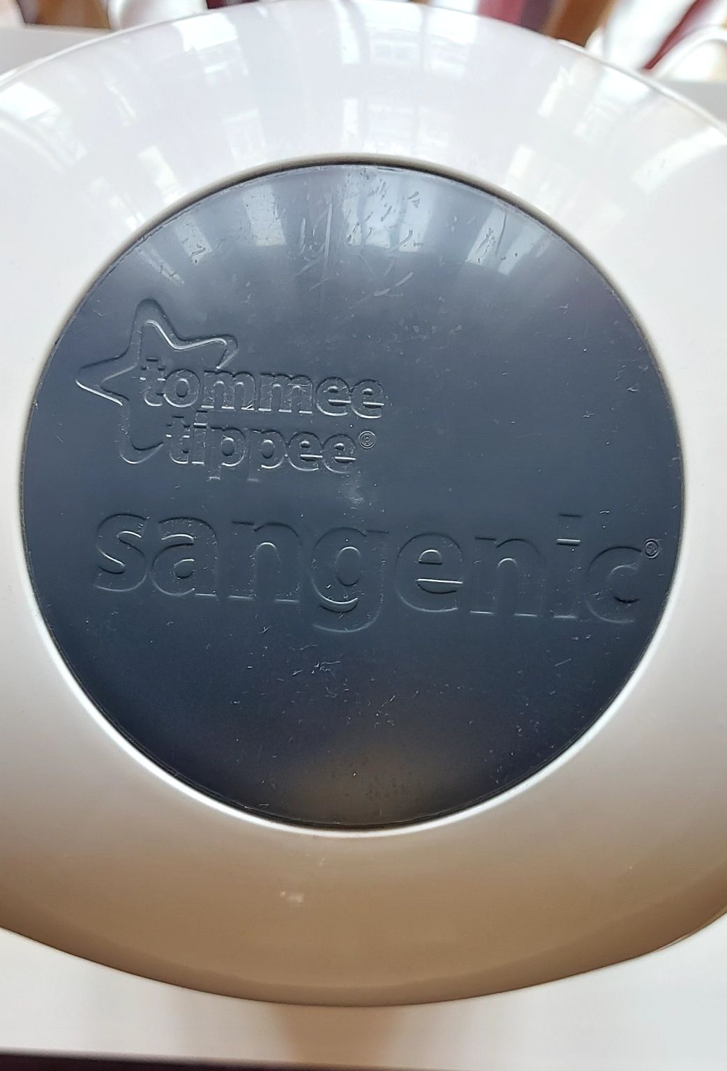 Vendo caixote do lixo para fraldas da marca ( tommee tippee Sangenic)