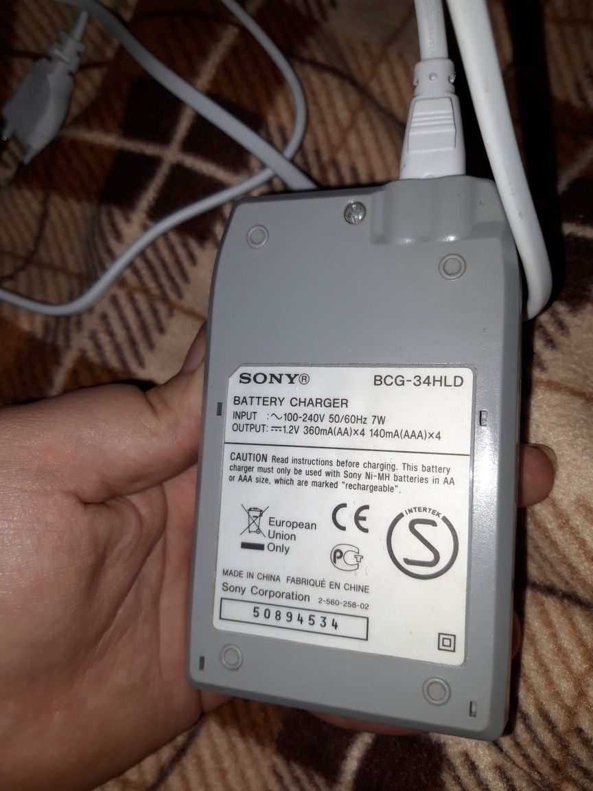 Зарядное устройство для аккумуляторов SONY BCG-34HLD батареек