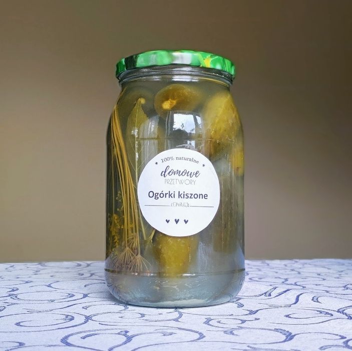 Domowe przetwory– zestaw kiszonek (ogórki, kapusta)