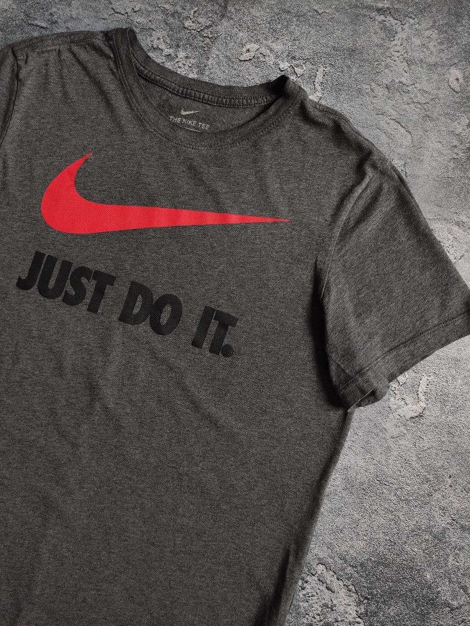 Футболка Nike оригінал. Розмір L