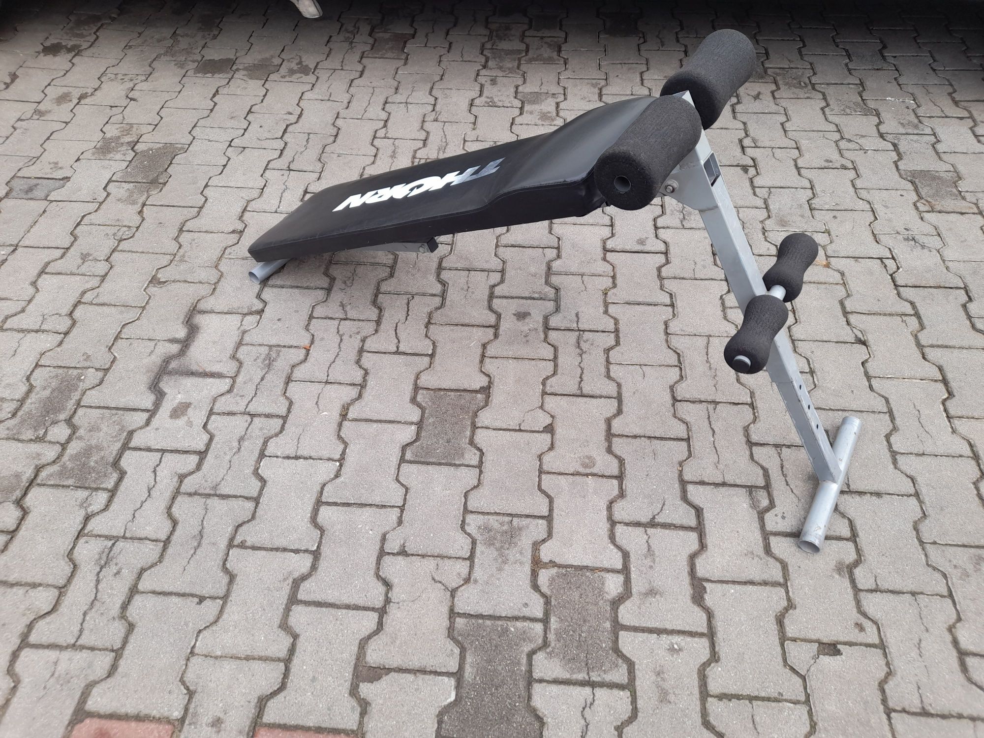 Ławeczka do brzuszków