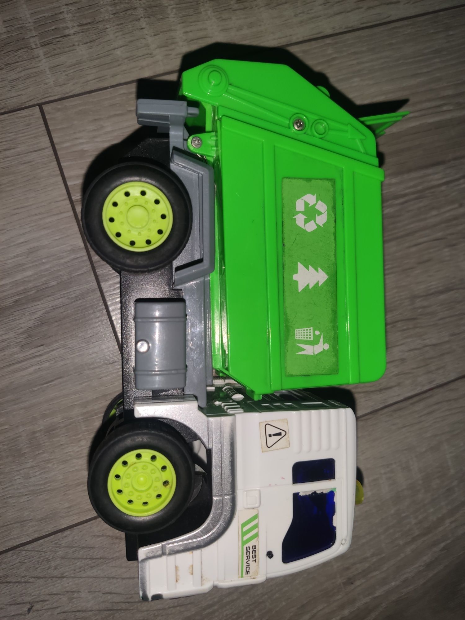 Samochód śmieciarka świecący