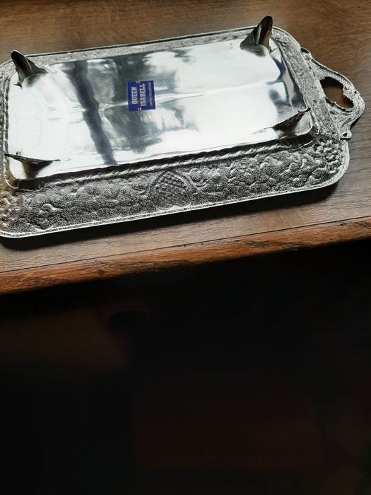 Taca metalowa,stylizowana.