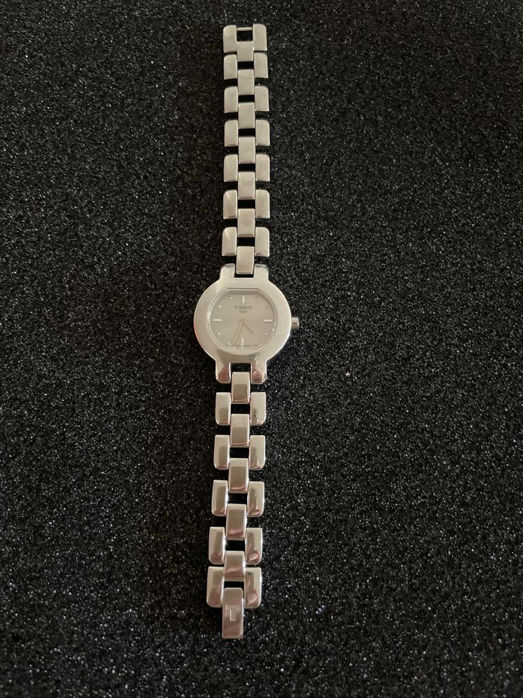 Relógio Tissot 1853 de senhora G330 SKS BC