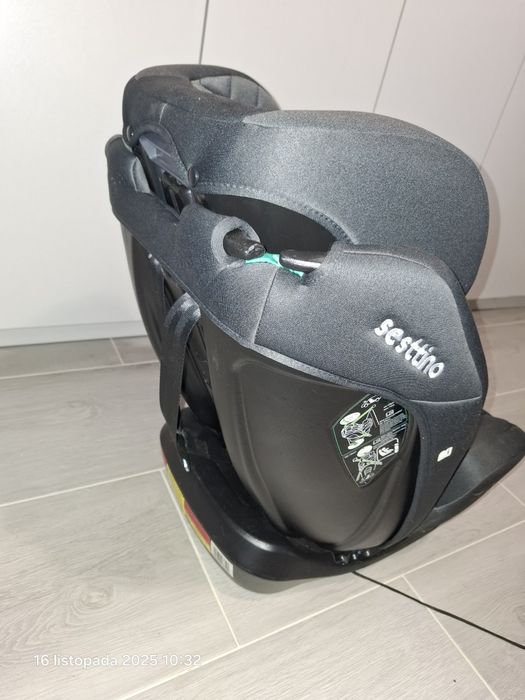 Fotelik samochodowy sesttino
