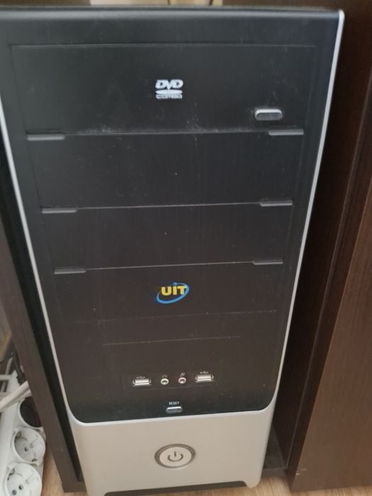 Продаю комп'ютер (системний блок з монітором)