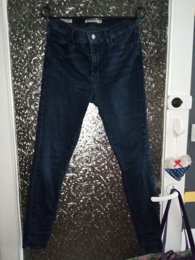 Spodnie damskie jeansy granatowe Levis super skinny 38 M