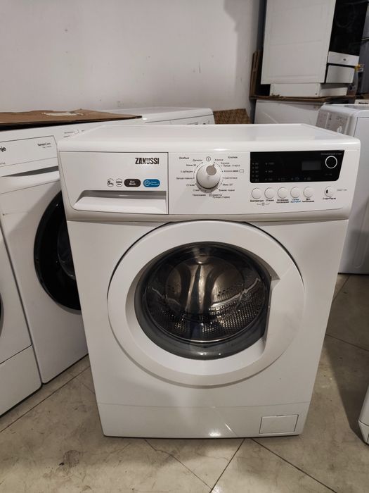 Пральна машина вузька Zanussi ZWSE7120V