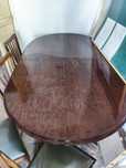 Mesa de jantar em madeira e 4 cadeiras
