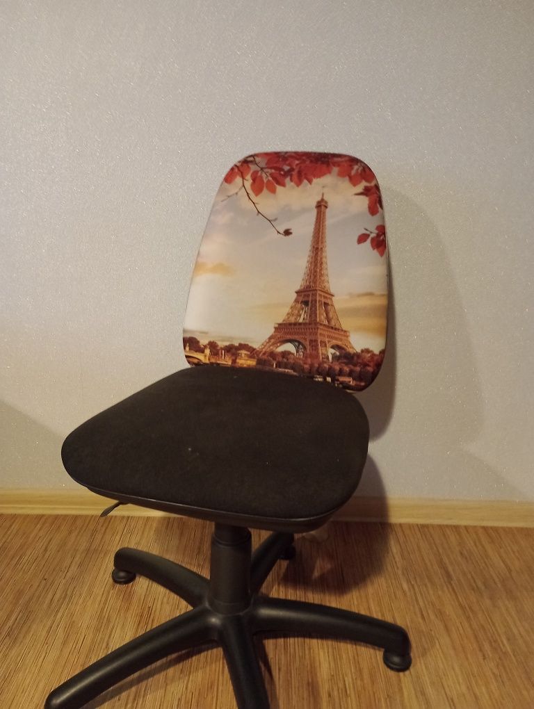 Krzesło obrotowe na stopkach