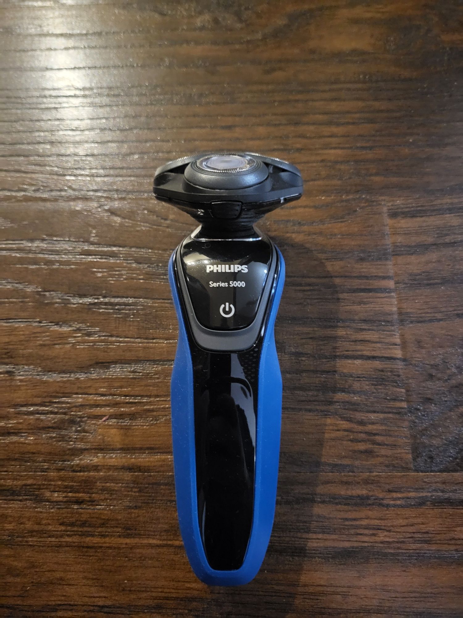 Електробритва PHILIPS серії 5000