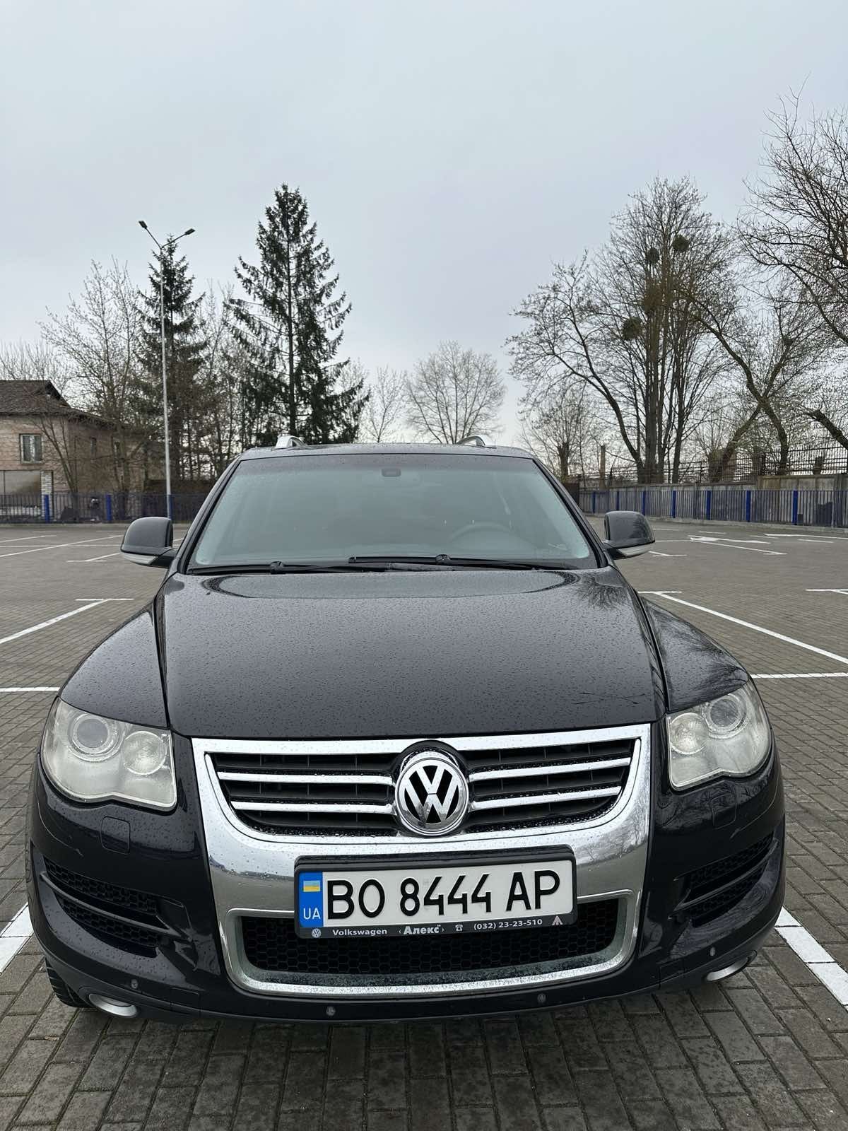 Продам власний автомобіль Volkswagen Touareg