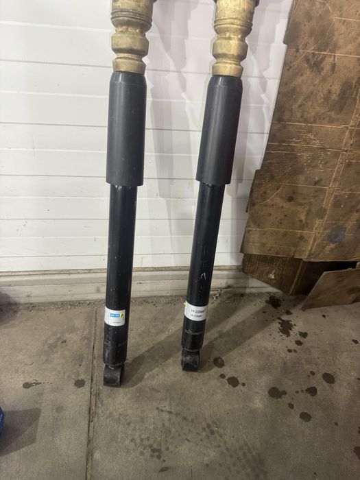 Продам задні амортизатори білштайн взборі задні на ауді а6с7, а7