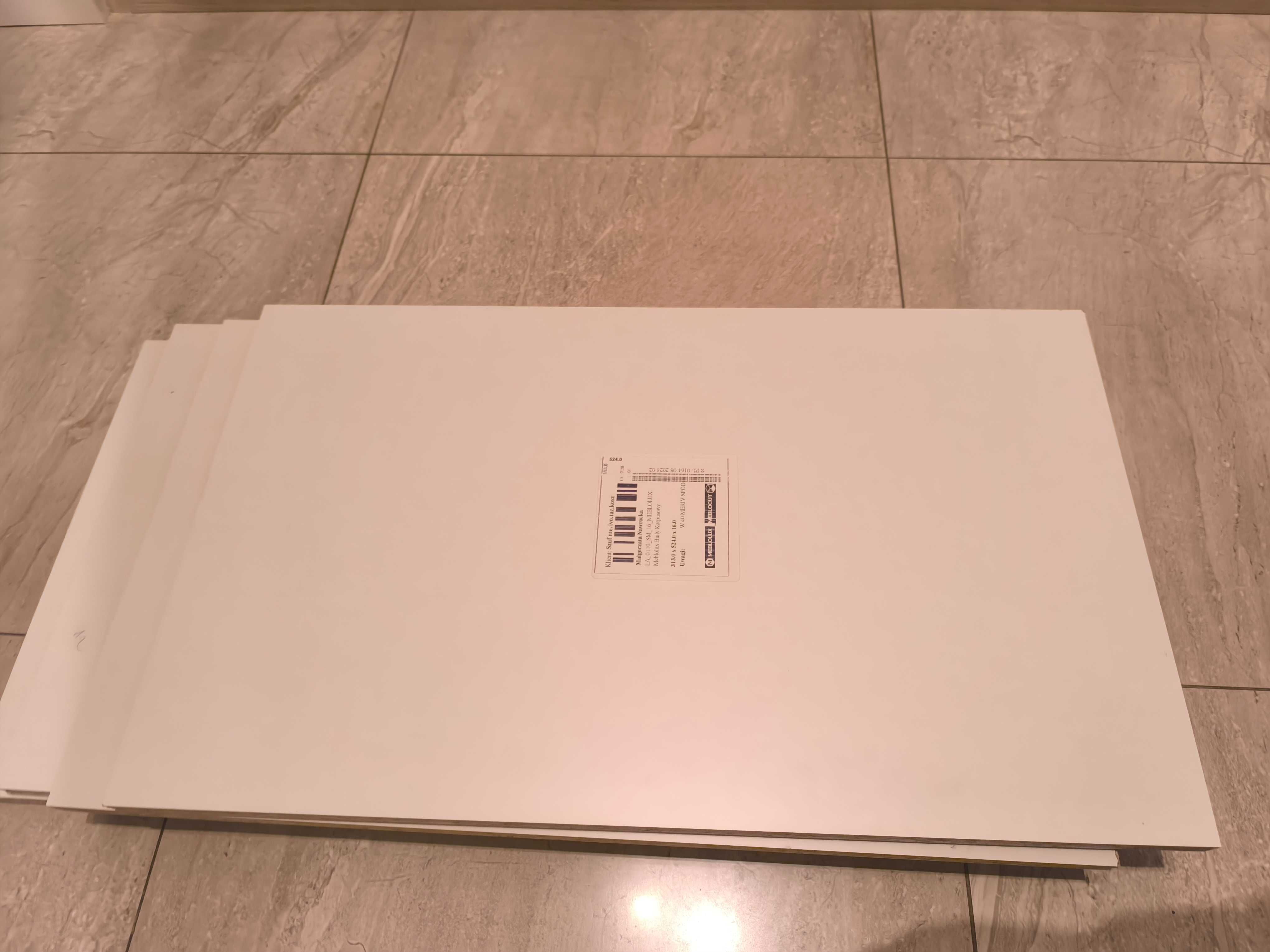 Formatki półki z białej płyty 31,3 x 52,4 x 1,6.