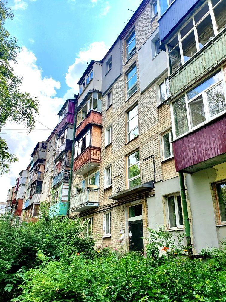 Продам 1 к.кв Бавария,  метро Холодная Гора