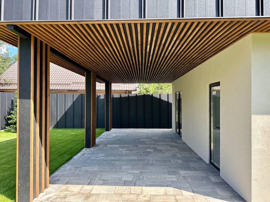 Продаж будинку з чистовим оздобленням та підвалом в Ірпені