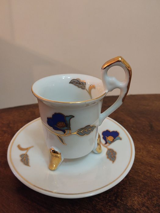 Par de pires e chávenas