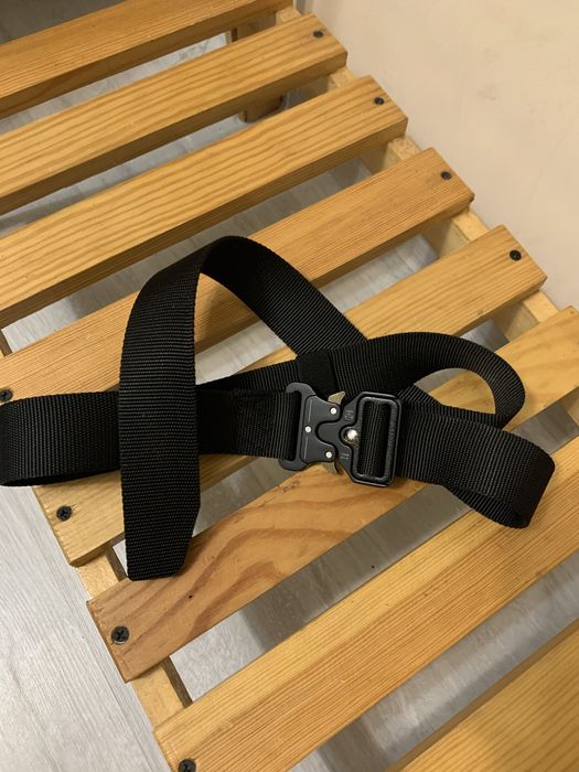 Чорний тактичний військовий ремінь з металевою пряжкою