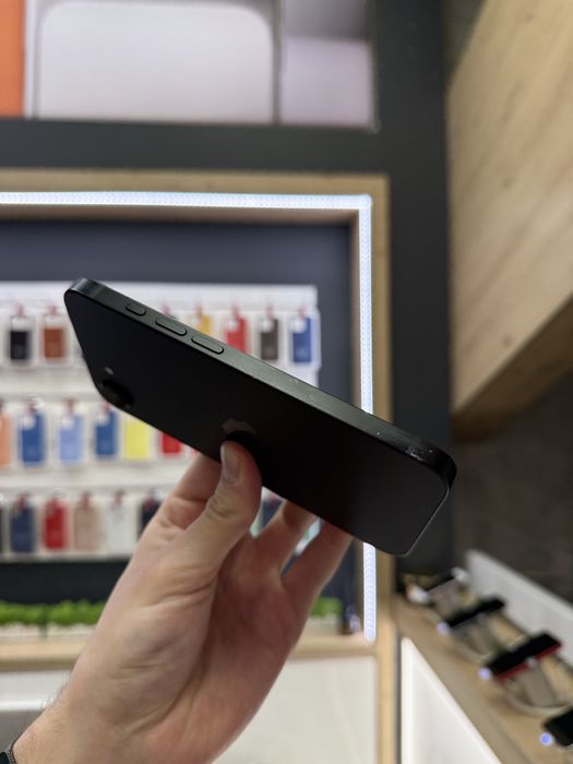 iPhone 16e 128GB Black