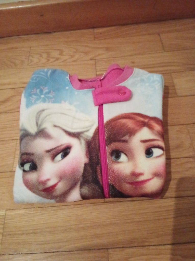 Macacão/ Pijama da Frozen (tamanho 4 anos)