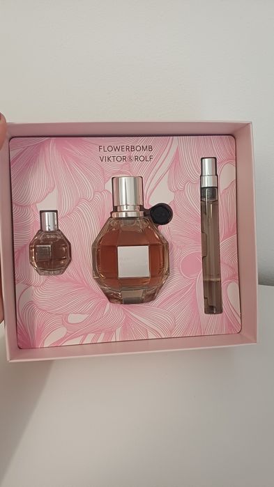 Conjunto Flowerbomb de Victor & Rolf (novo)-50ml