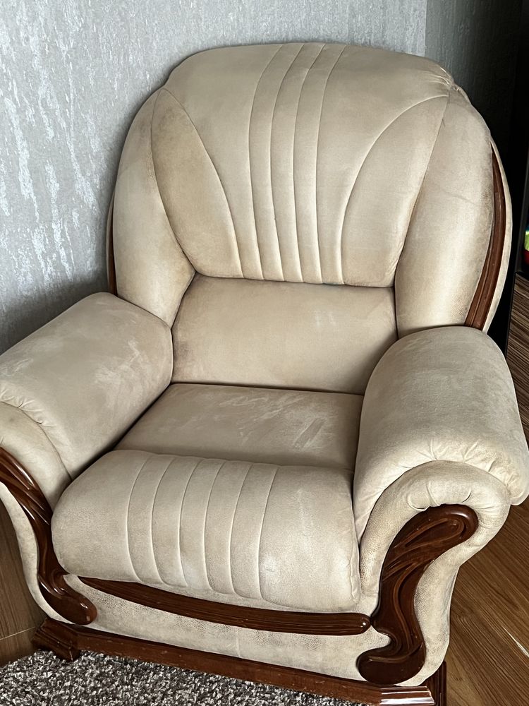 Продам диван + крісло б/у