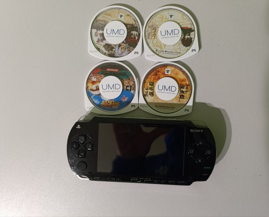 Консоль psp 1000 +4 гри