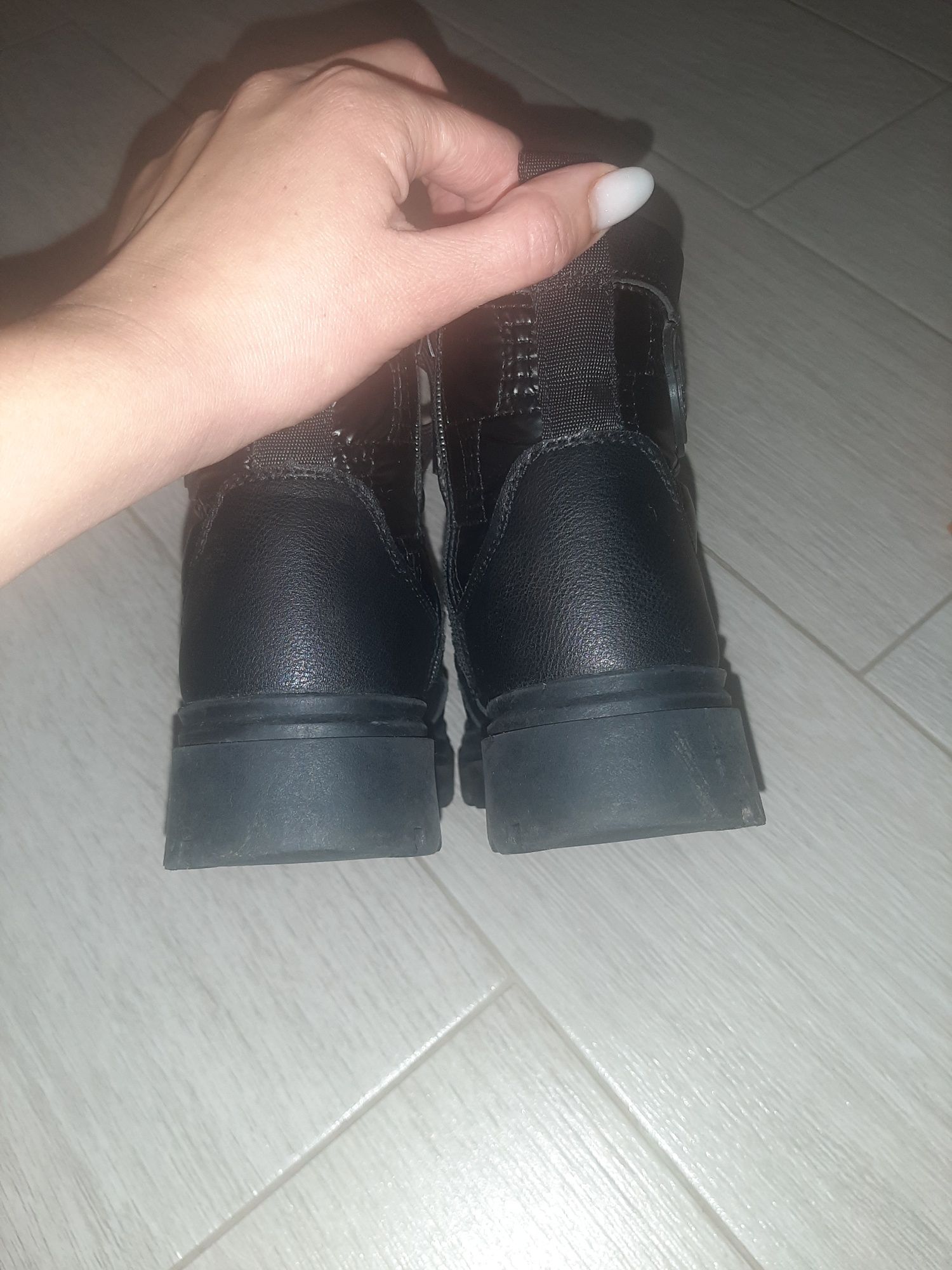 Зимові черевики фірми Clibee  на дівчику