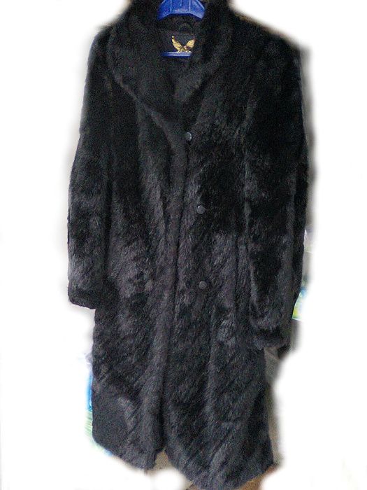 Czarne sztuczne futro kożuch płaszcz zimowy NA WATOLINIE grube długie