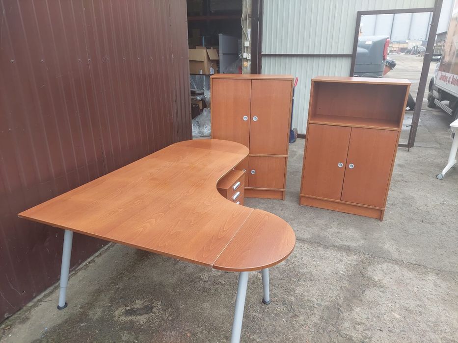 Zestaw biurowy - biurko, kontenerek, 2 szafki poleasingowy używany