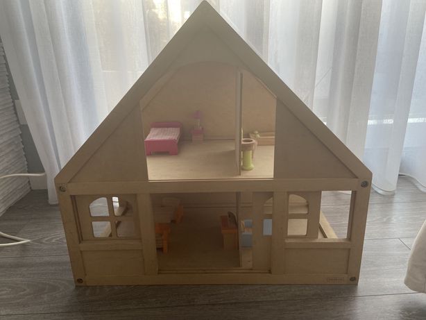 Casa de bonecas Beebo com mobilia