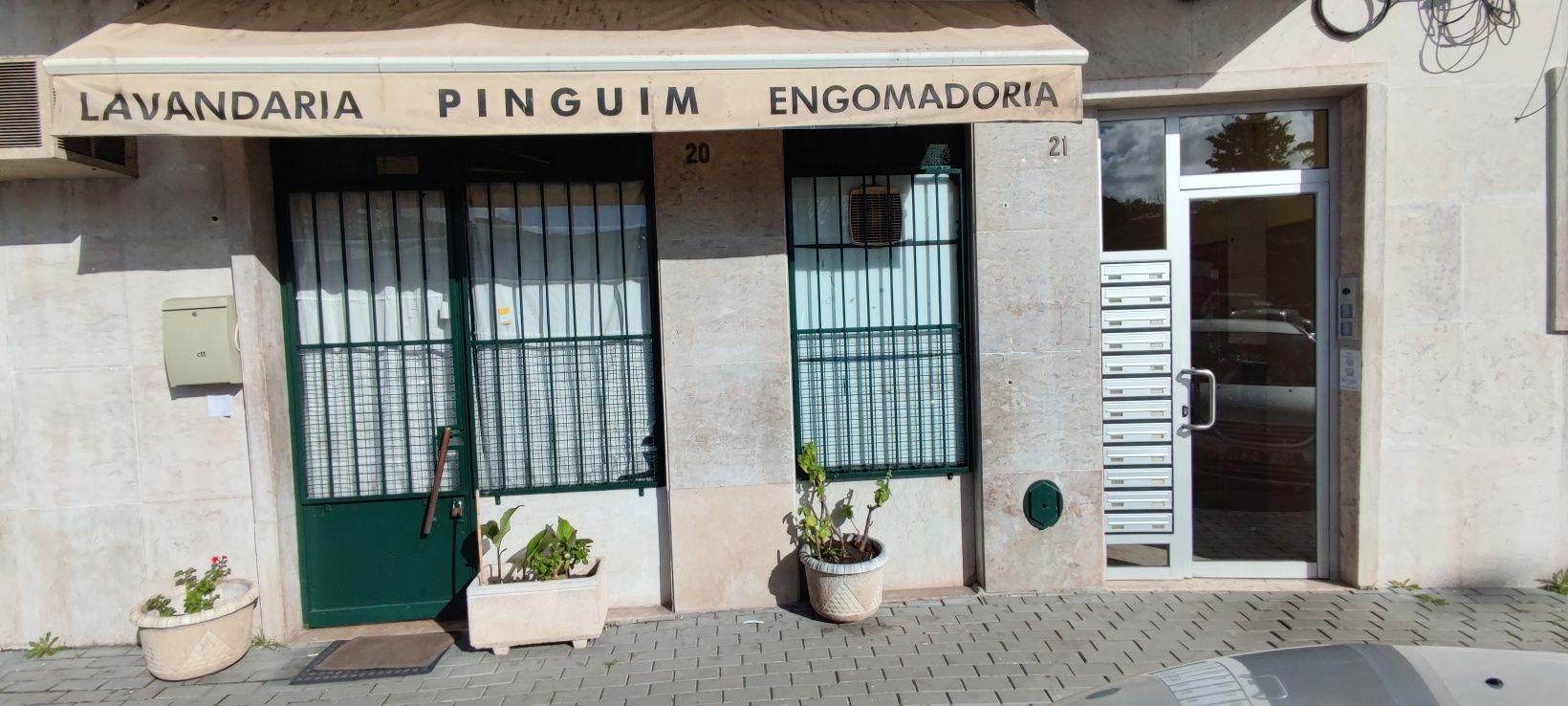 Vende-se Loja Queluz