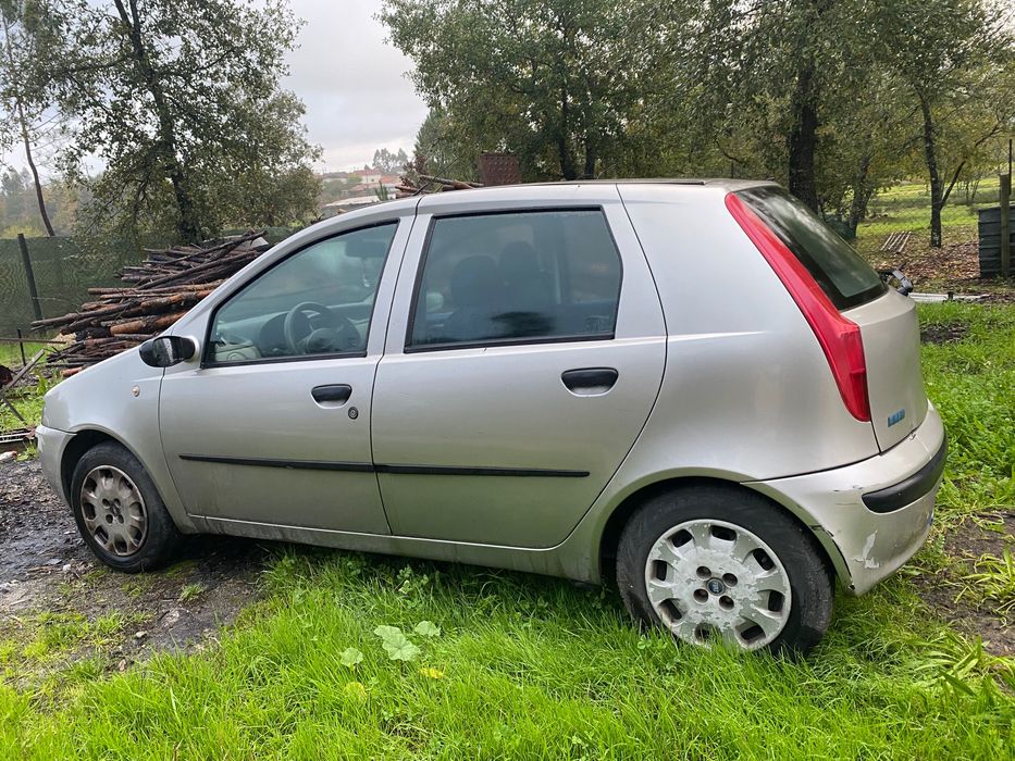 Fiat punto ano 2000
