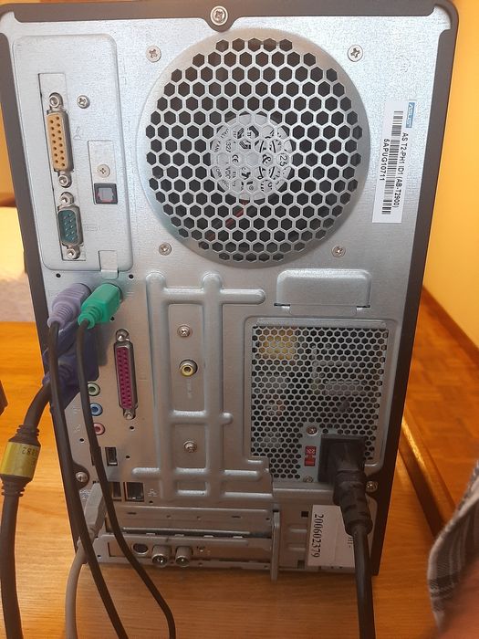 Computador ASUS P 4 completo, leitor DVD e leitor disquetes