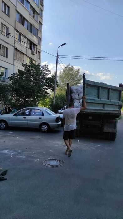 Демонтаж стен, стяжки, плитки. Вывоз мусора после демонтажа