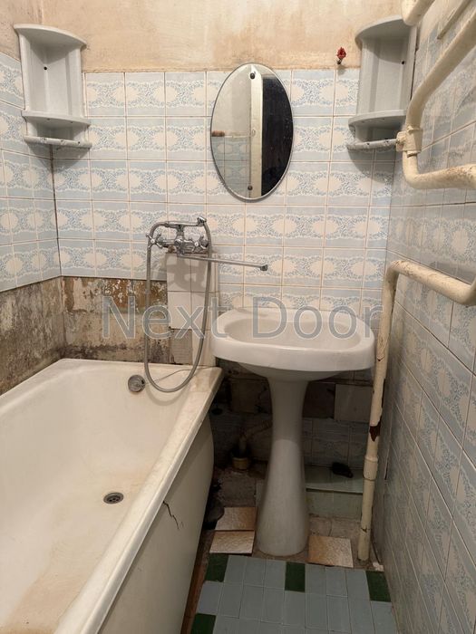 БЕЗ КОМІСІЇ! Продам простору 3-х кімнатну квартиру. Березняківська