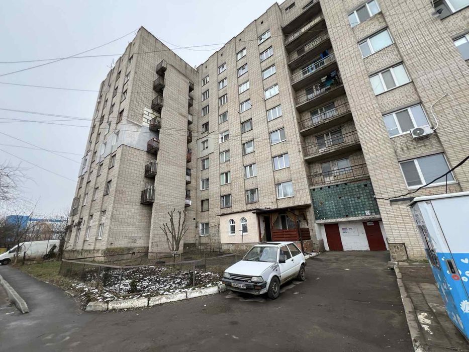 Продаж просторої кімнати в гуртожитку