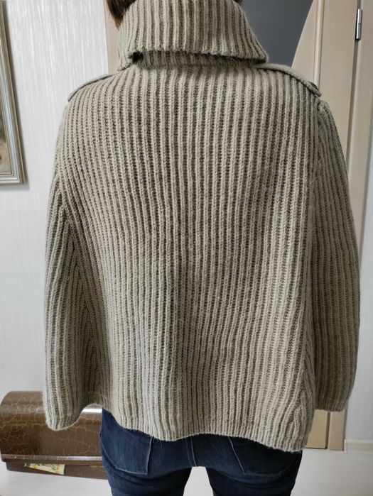 Кейп с воротником-стойкой