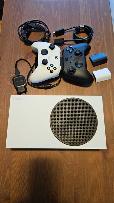 XBOX SERIES S 512GB Pady Ładowarka Gamepass