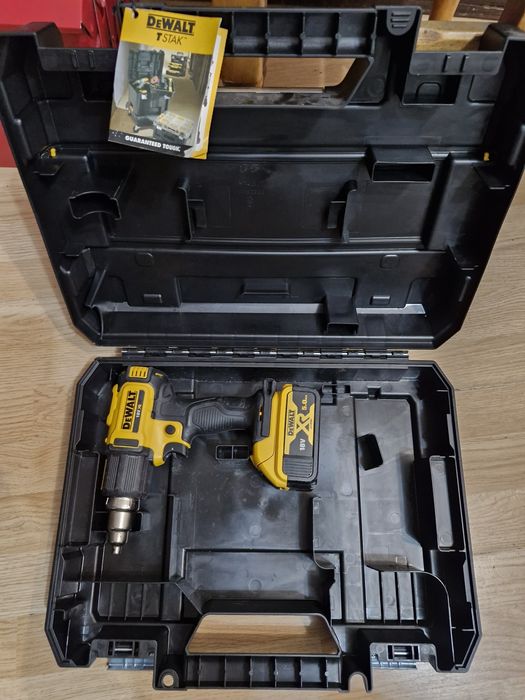 Фен   DEWALT.акумуляторний DCE 530