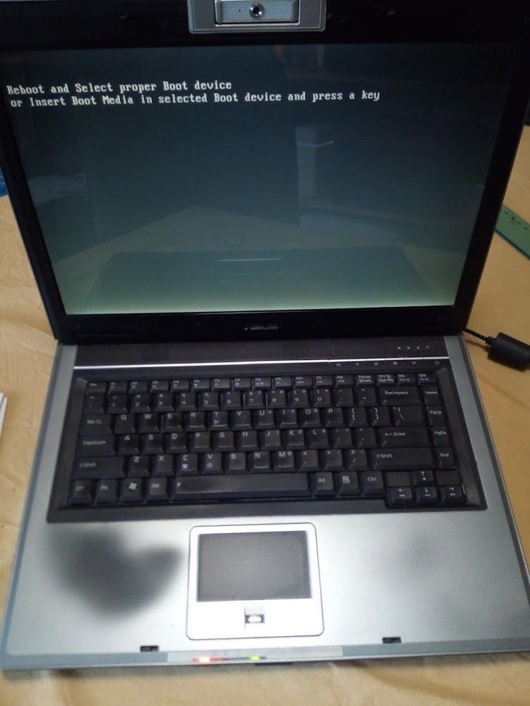 Laptop Asus F3S 15,4” Intel core 2 duo 2GB