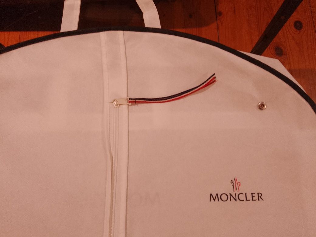 Moncler pokrowiec