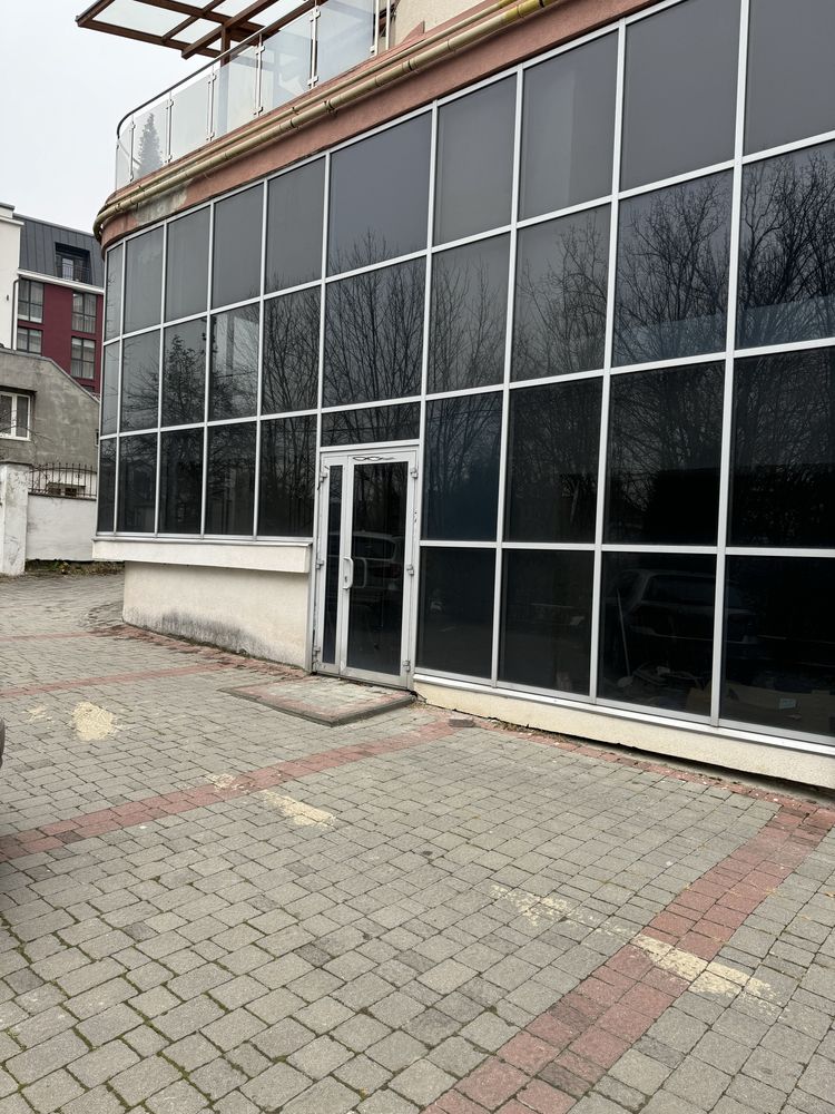 Продається комерційне  приміщення по вул Крушельницької 151 м2