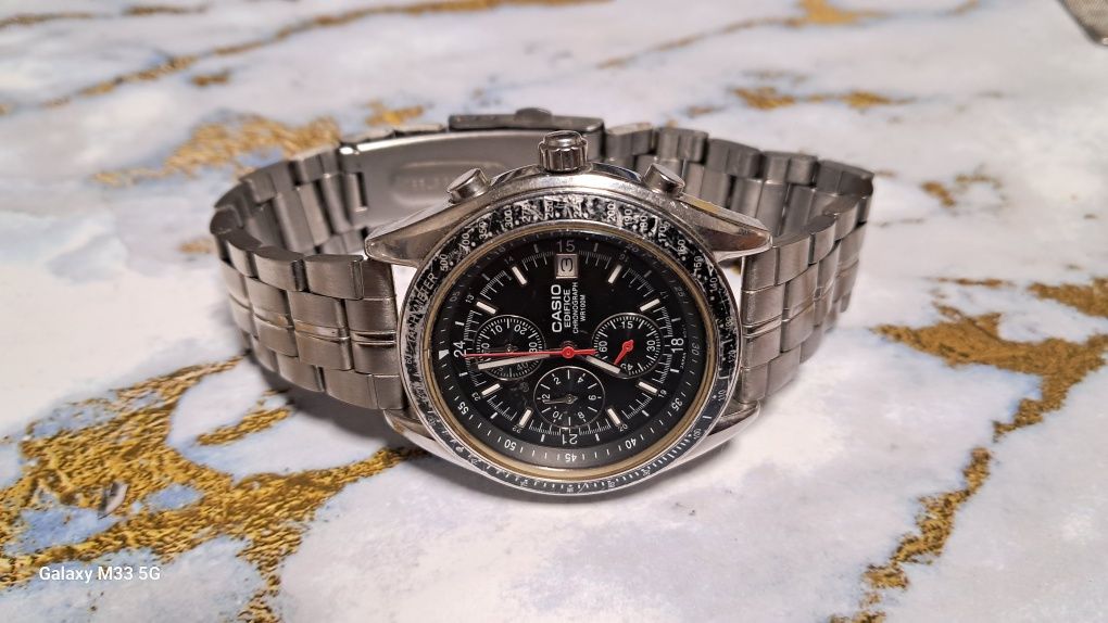 Продам часы хронограф Casio
