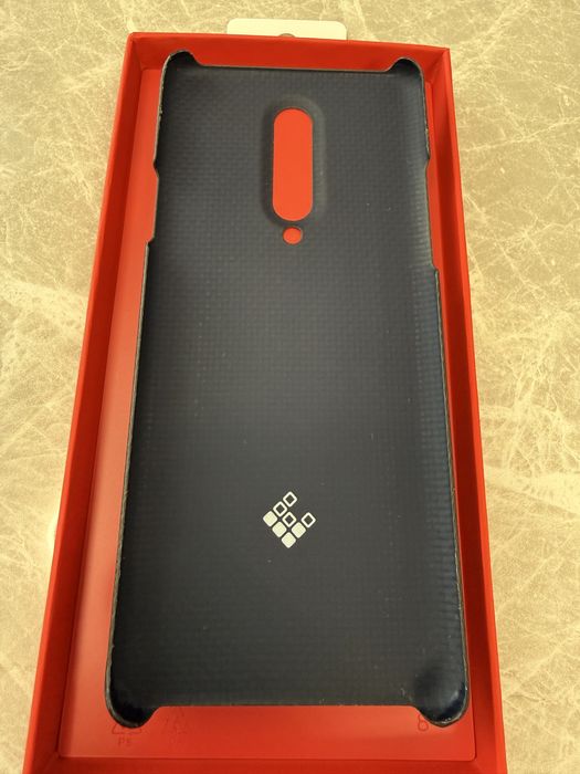 Віддам карбоновий чохол Latercase на OnePlus 8